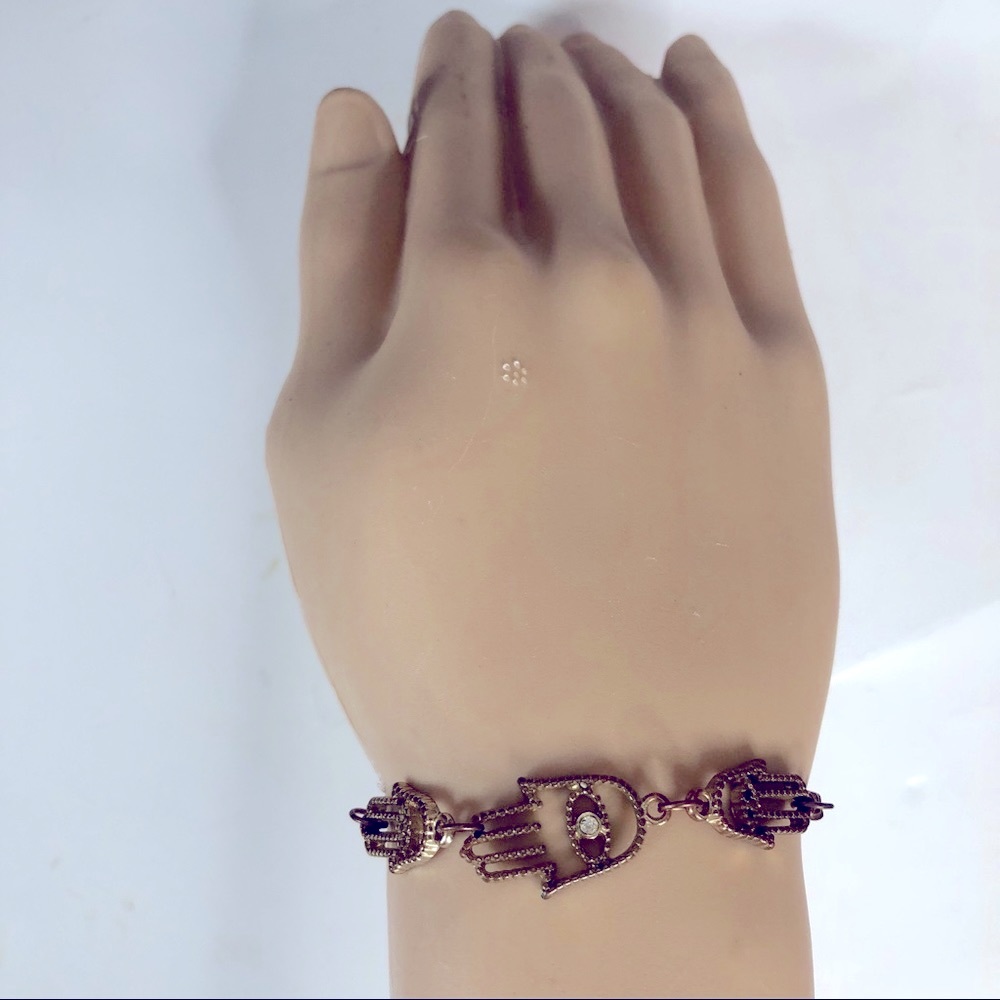 Brandy Melville Gold Hamsa Bracelet